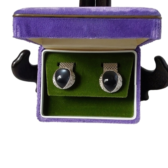 SWANK LUXURY VINTAGESAPPHIRE BLUE & SILVER MEN'S CUFF LINK